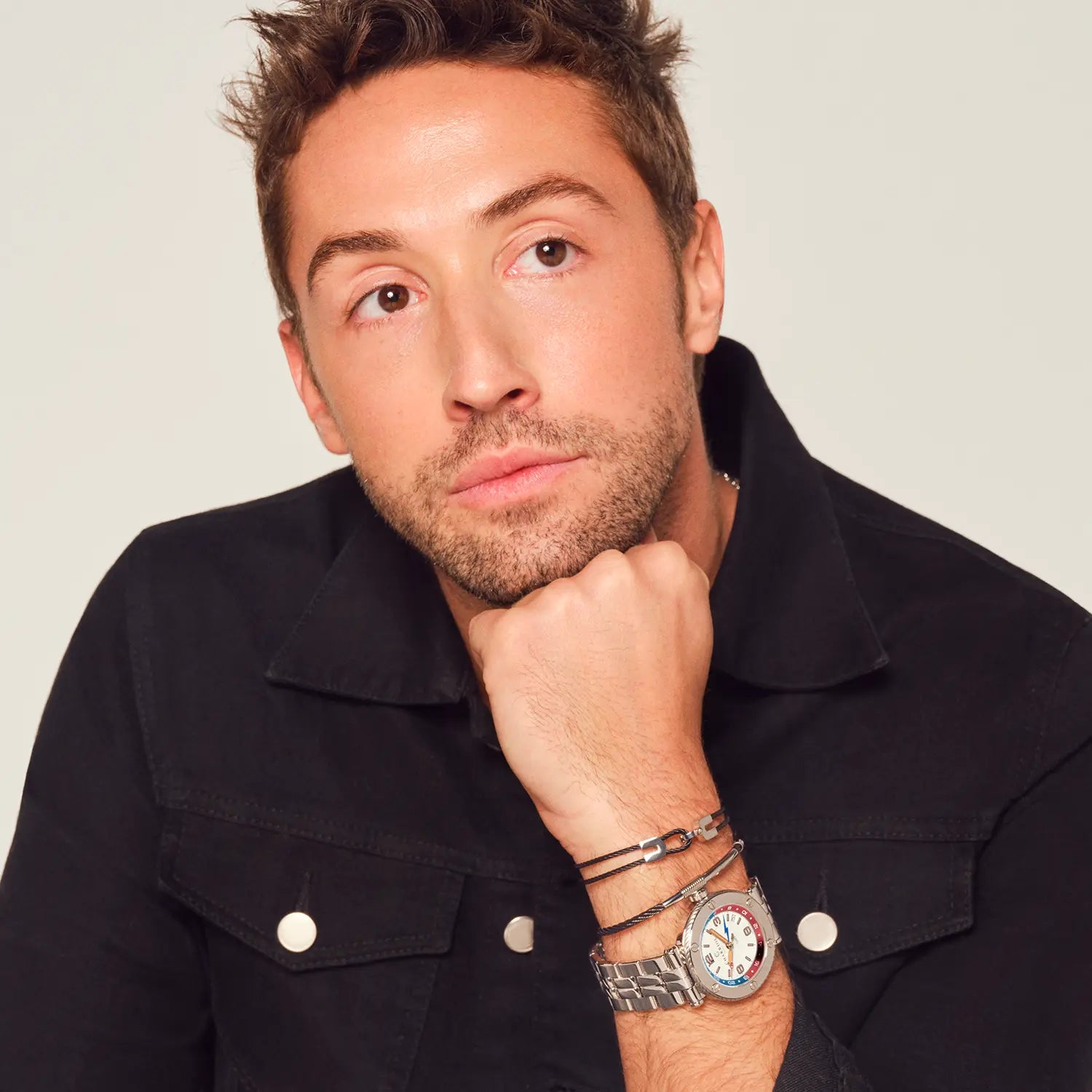 NAVIGATOR SURF GMT, 41MM, AUTOMATISCHE KALIBRIERUNG, WEISSES ZIFFERBLATT, 6 SCHRAUBEN BEZEL, AUSWECHSELBARES STAHLARMBAND - Charriol Geneve - Watch