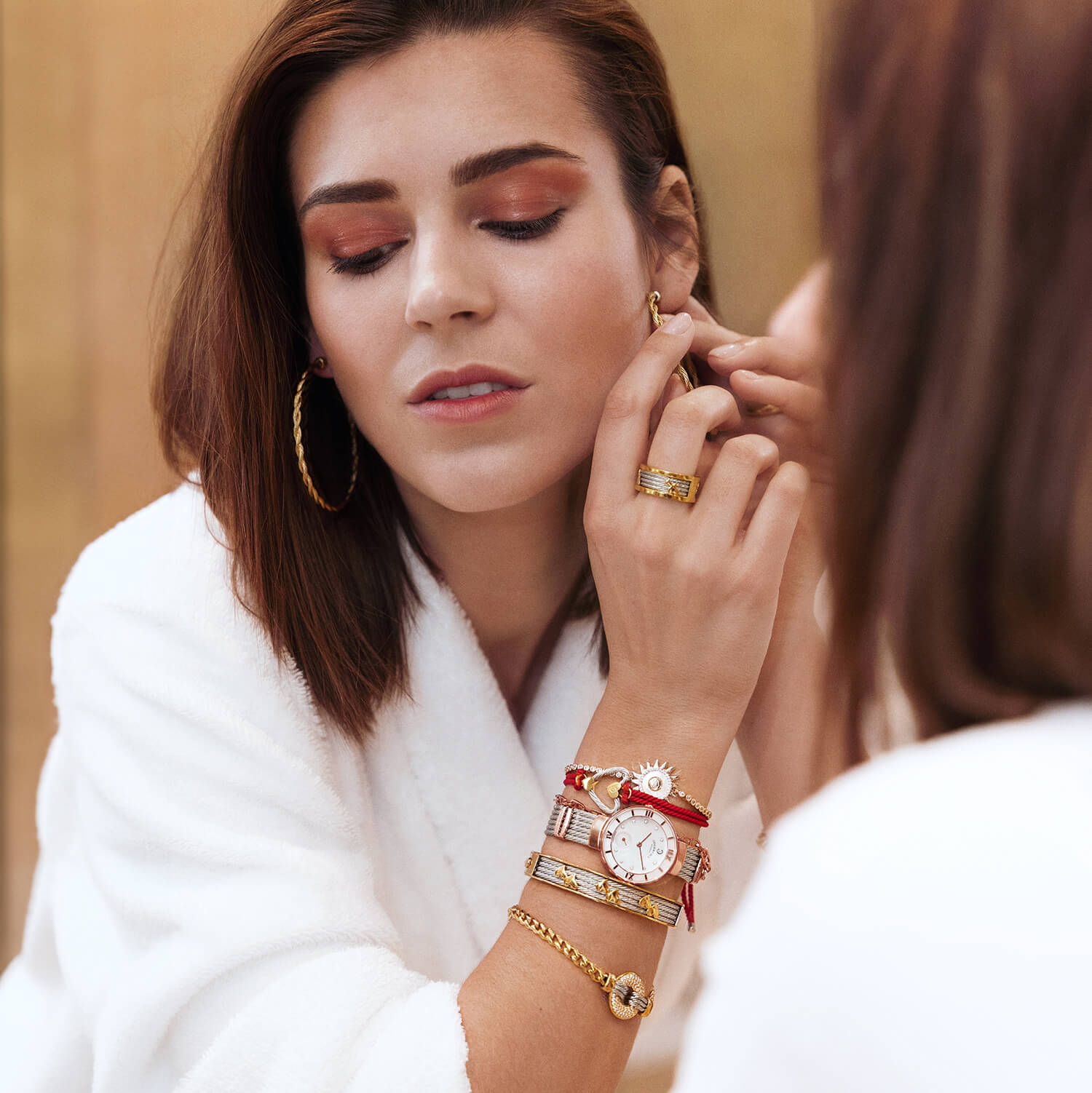 ST TROPEZ, 30MM, QUARTZKALIBER, PERLMUTTER MIT 10 DIAMANTEN ZIFFERN, PERLMUTTERKREUZ, STAHLKABELARMBAND - Charriol Geneve - Watch