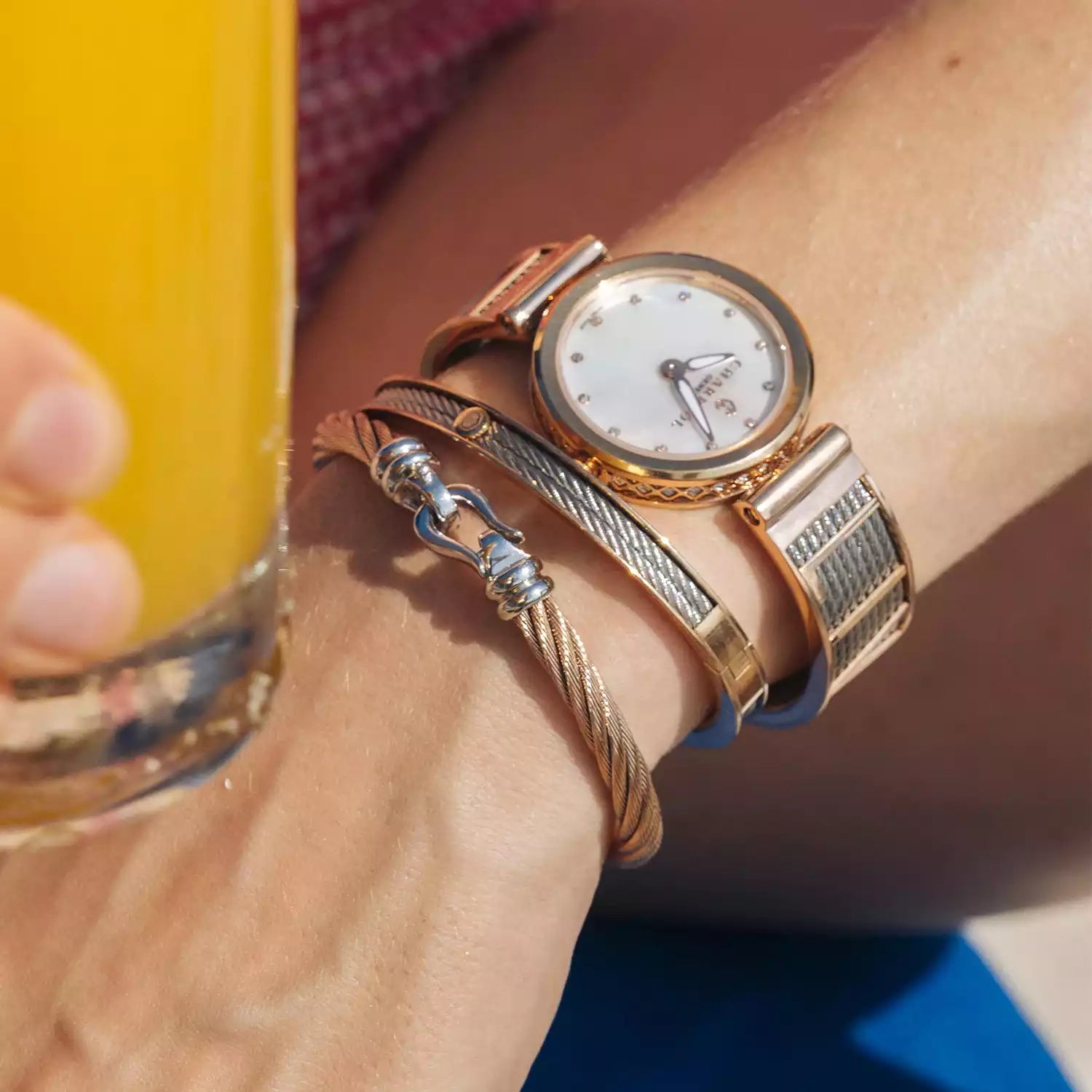 FOREVER YOURS, 32MM, QUARTZKALIBER, PERLMUTTER MIT 12 DIAMANTEN ZIFFERN, ROSENGOLD PVD-BEZEL, STAHLKABELARMBAND - Charriol Geneve - Watch