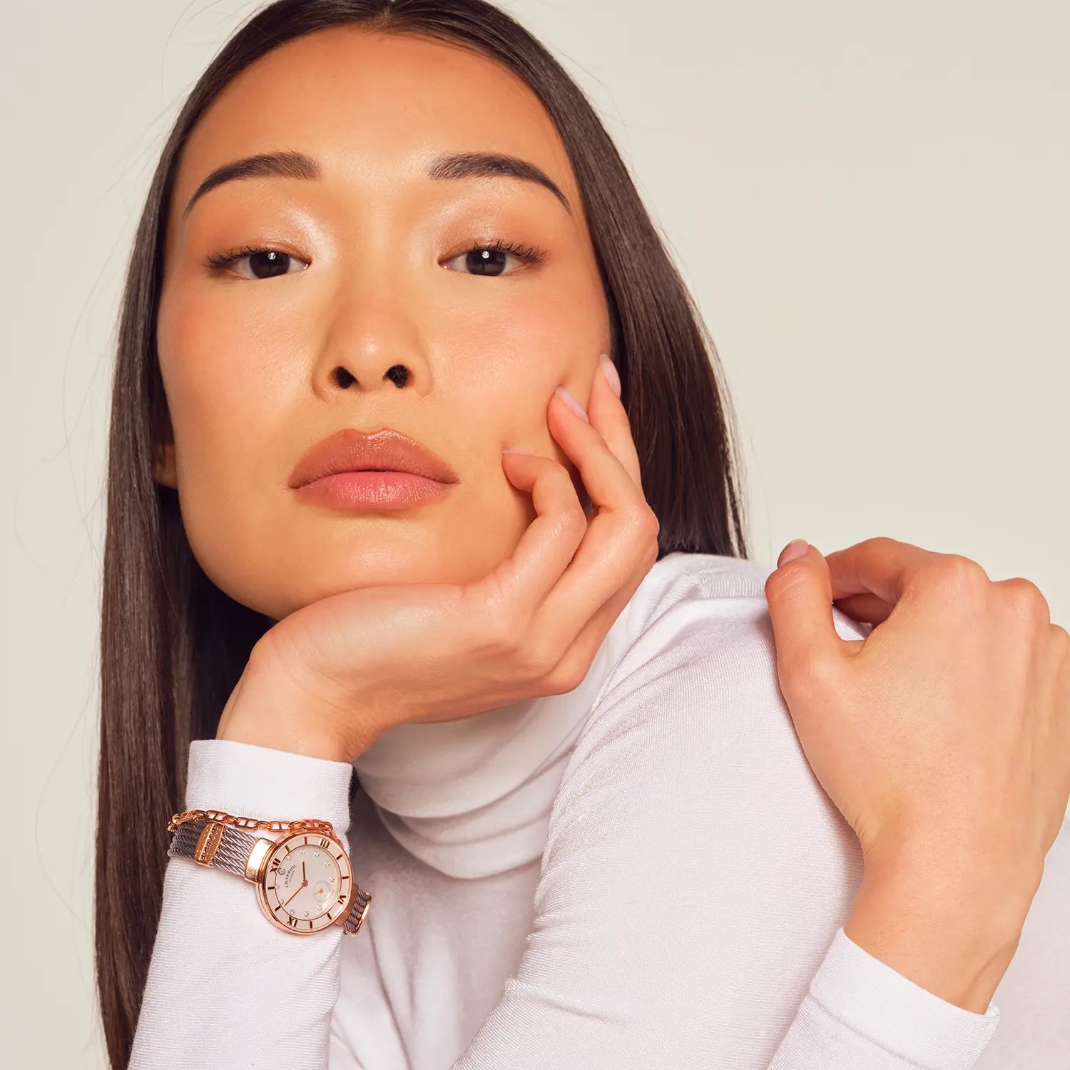 ST TROPEZ, 30MM, QUARTZKALIBER, PERLMUTTER MIT 10 DIAMANTEN ZIFFERN, PERLMUTTERKREUZ, STAHLKABELARMBAND - Charriol Geneve - Watch