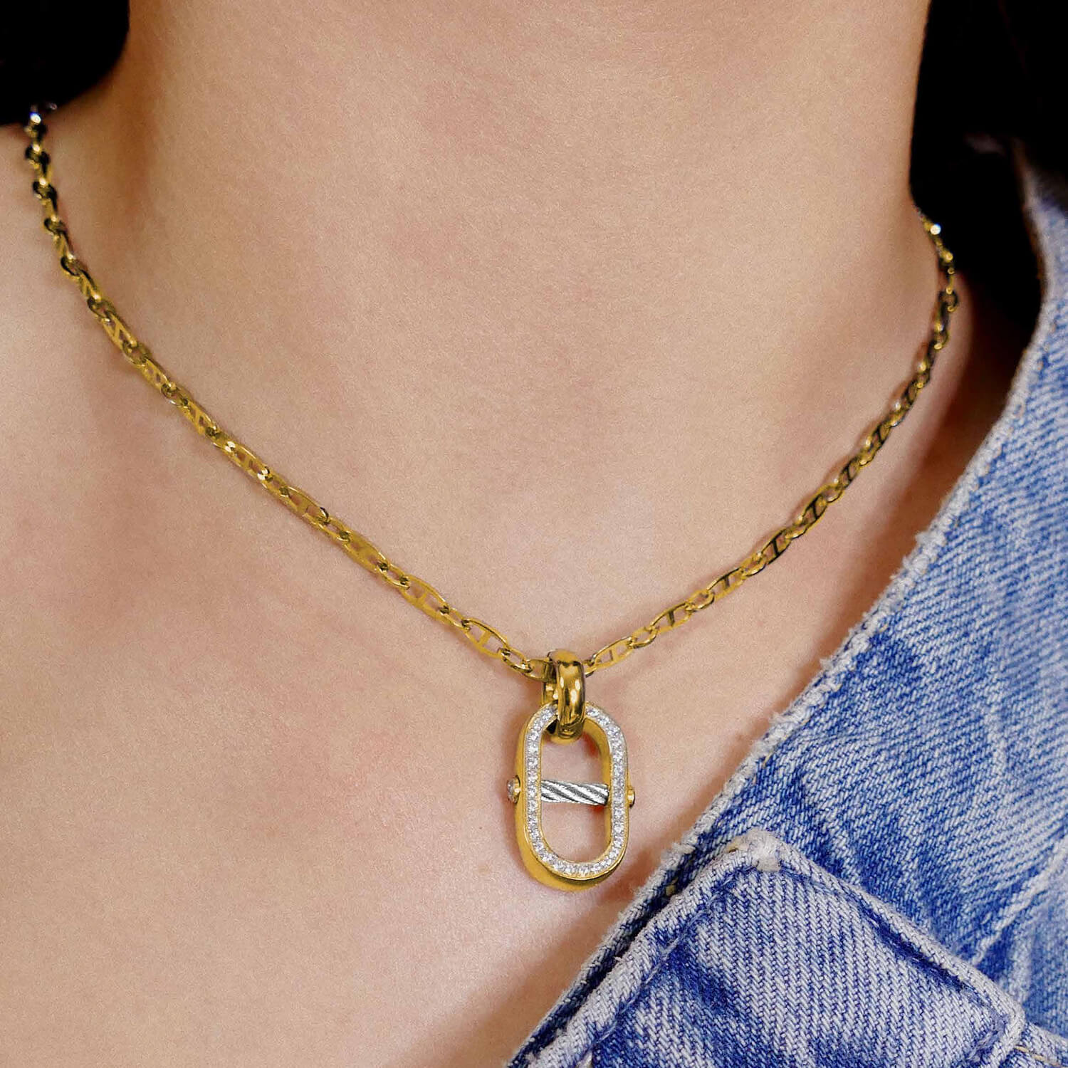 Gelbgold mit 34 Zirkonias_Stahl